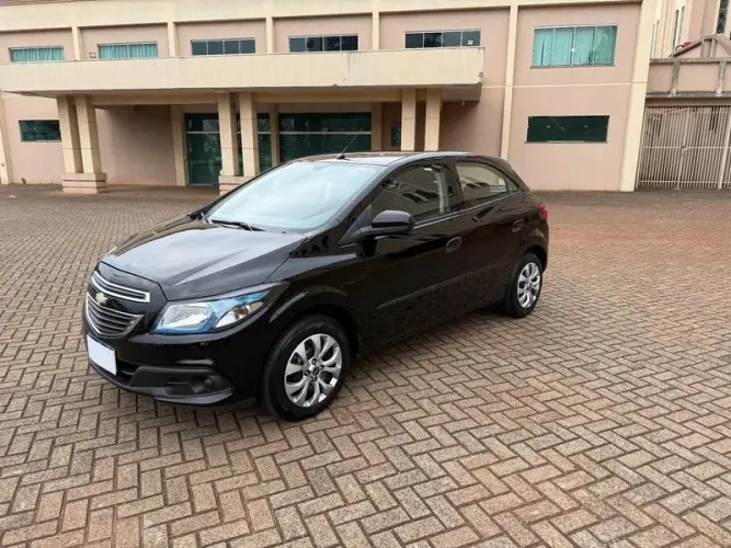 Chevrolet Onix Hatch LT 1.4 8V Flex Mec. 4P 2014