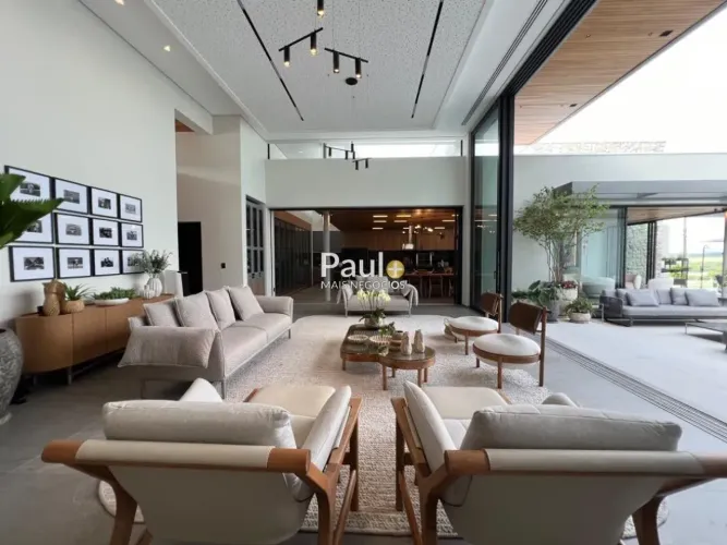 Sobrado à venda Ville Sainte Helene, com 5 suítes, com 840 m², Ville Sainte Hélène