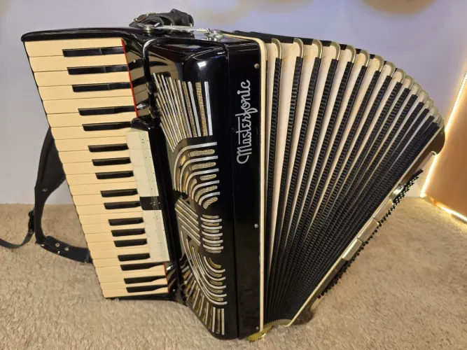 Acordeon Italiano Masterfonic 4° Voz Oitavada + Estojo<br>