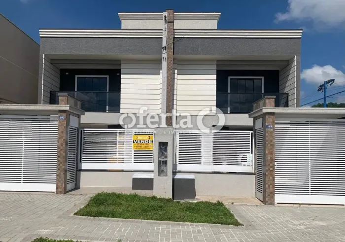 Sobrado em Araucária / Costeira