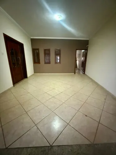 Casa para locação no bairro Quintas do Sol!