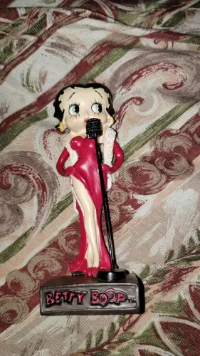 Estatueta Betty Boop Cantora