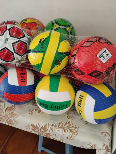 Bolas de Futebol e Vôlei (novas)