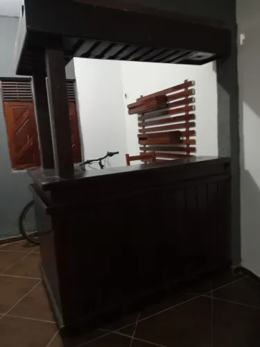 Vendo um barzinho de madeira jatobá