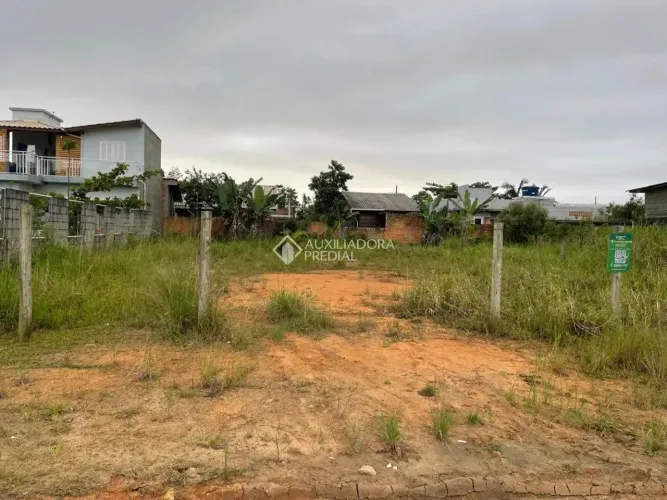 Venda de TERRENO INTEIRO ou MEIO LOTE , na Praia da Pinheira