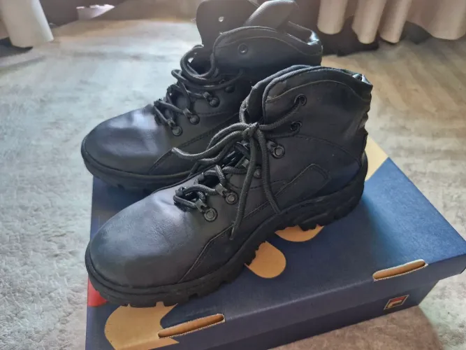 Bota tamanho 37