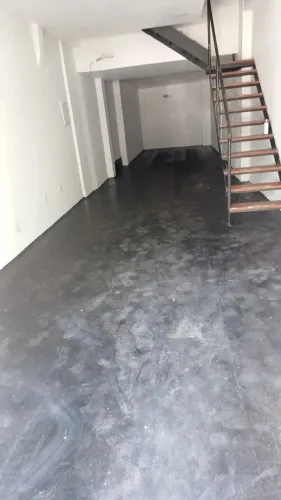 Loja comercial para venda ou locação em Vitória-ES, bairro Jardim da Penha: Loja e sobrelo