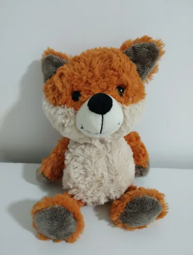 Raposa em pelúcia 