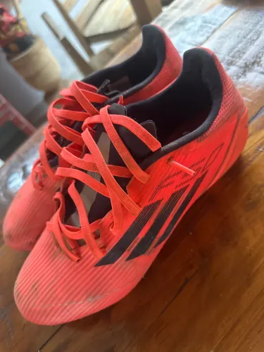 Chuteira- F50 Adidas