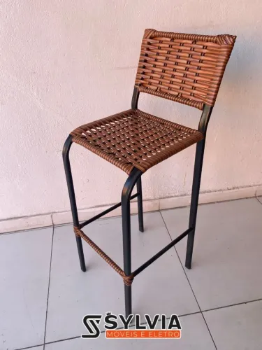 Banquetas de ferro e fibra