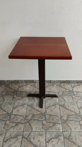 Mesa de madeira para lanchonete e restaurantes /Apoio de ferro Maciça