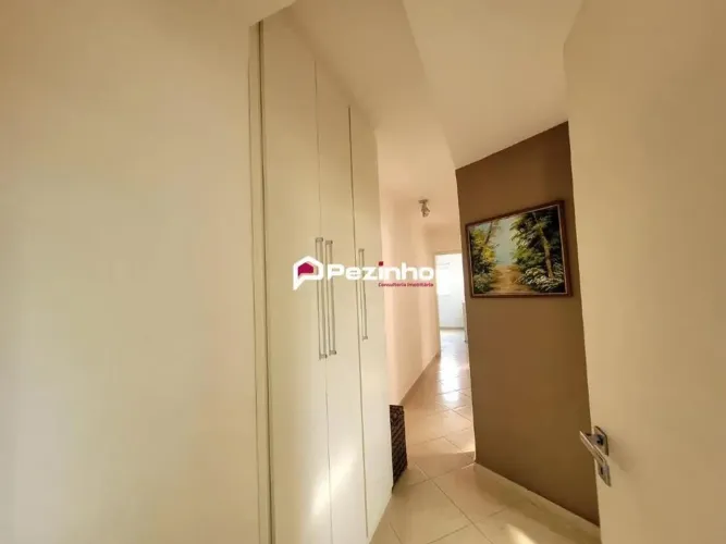 Pensou em segurança, temos uma linda casa em Condomínio Fechado 4 Quartos, Aquecedor,1 Sui