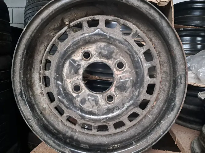 Rodas de ferro Volkswagen fusca aro 15 tala 6 pretas 20 janelas 4x130 usadas