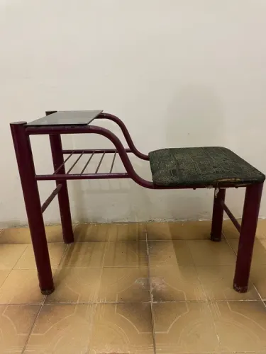 Mesinha de telefone com assento