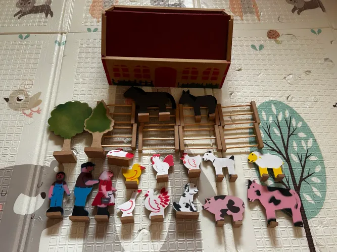 Brinquedo fazendinha de madeira