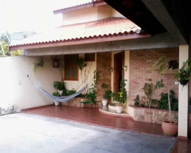 Casa para locação em Votorantim-SP, Parque Morumbi: 4 quartos, 1 suíte, 5 salas, 5 banheir
