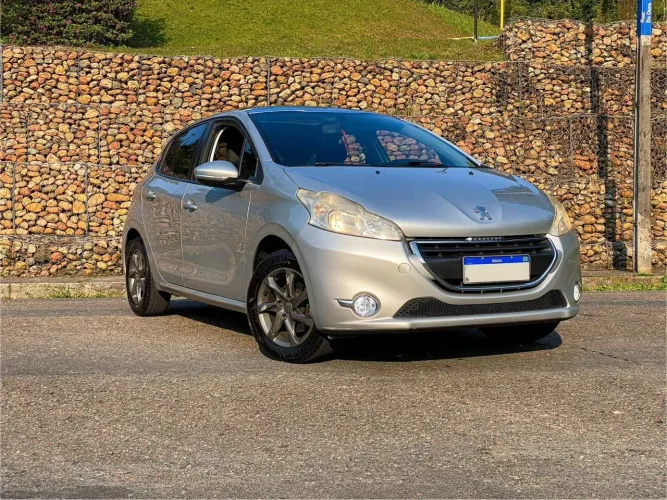 Peugeot 208 Allure 1.5 Flex 8V 5P 2014