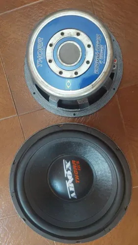 Par de Subwoofers Thorr 15 Pol.