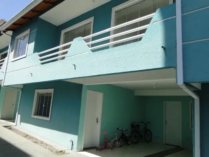 Sobrado no Portão 3 Qts.