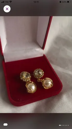 Brincos SemiJoia Perola e Brilhante Dourado