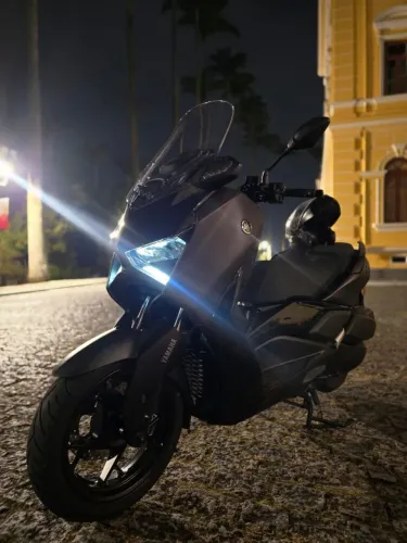 Xmax 300 conect