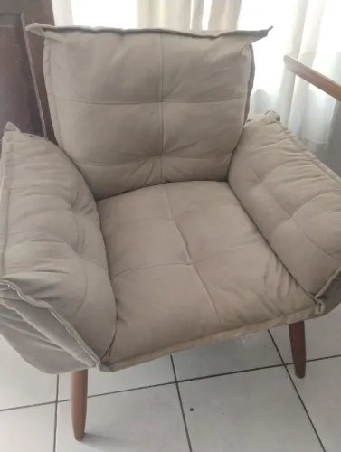 Poltrona estofada opala