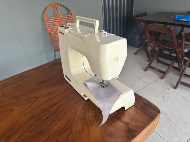 Máquina de costura Janome 