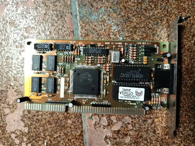 Placa de video OAK OTI077 1MB ISA