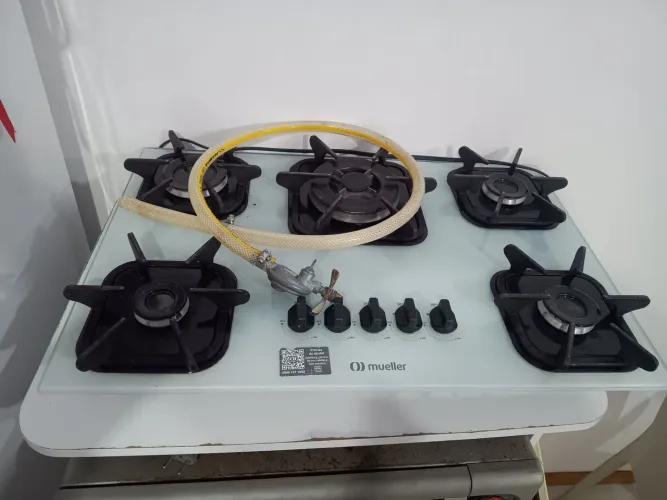 Fogão Cooktop 5 bocas com mangueira (vencimento 2027) e válvula