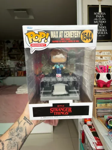 Funko POP! Max at Cemetery (1544)