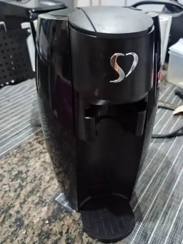 Cafeteira lov 3 corações com defeito na borracha de vedação 