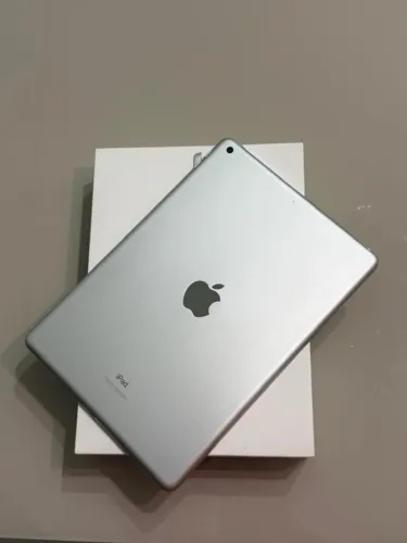 iPad Apple 9th Geração 10,2'' Wi-fi 64gb Prata
