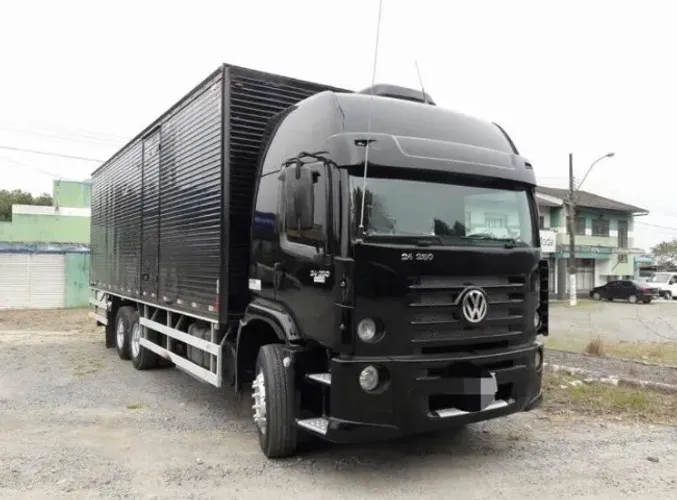 vw 24250 bau 7,5m 2012 preto