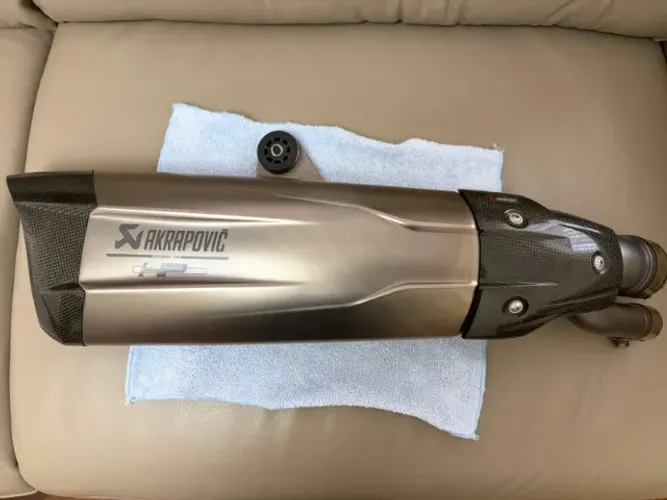 PONTEIRA AKRAPOVIC ESCAPAMENTO