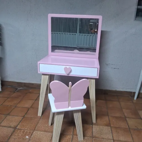 Penteadeira infantil em mdf e pinos