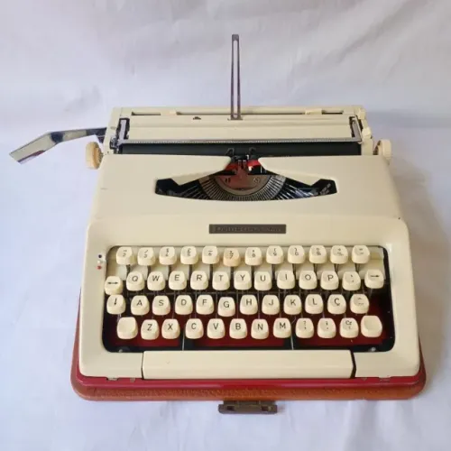 Máquina de escrever Princess 400 no estado - decoração datilografiaMáquina de escrever Pri