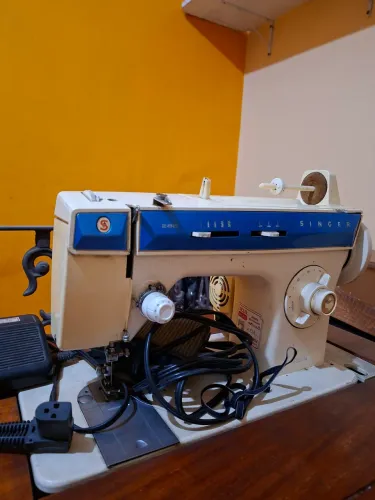 Máquina de costura Singer
