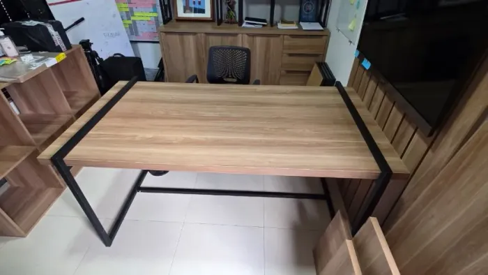 Mesa de escritório grande