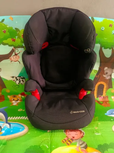 Cadeirinha para carro maxi Cosi de 15 até 36kg Reclinável Higienizada Isofix
