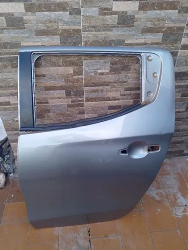 Porta New L200 Triton traseira esquerda!!