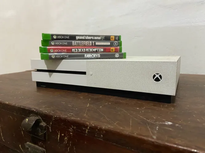 XBOX ONE S sem controle + JOGOS