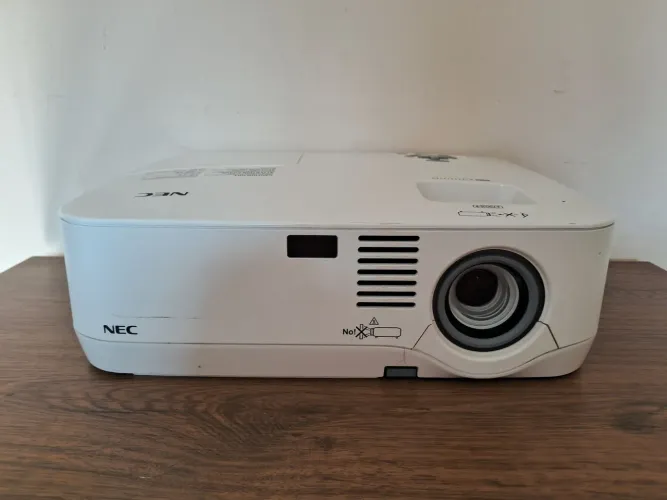 Projetor  Nec  NP405  (com defeito)
