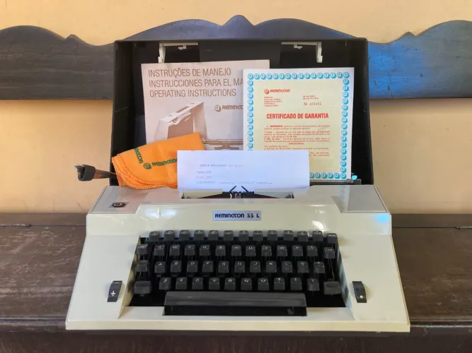 Máquina de Escrever Remington 33L em excelente estado e funcional