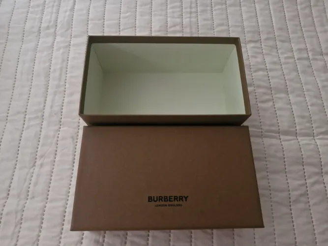Caixa Burberry original 