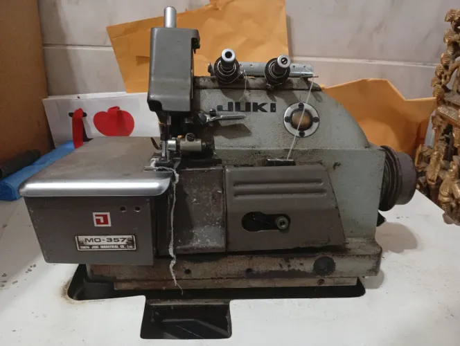 Máquina overloque