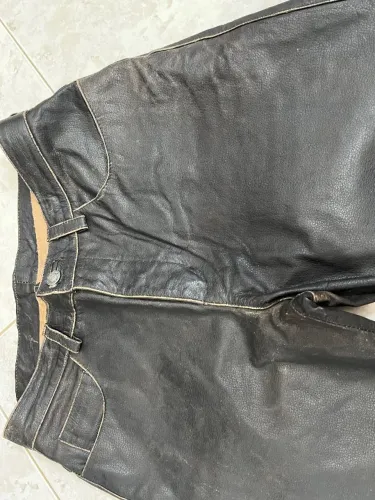 Calça couro 