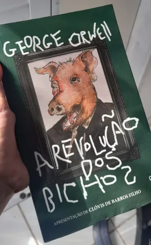 livro: A Revolução Dos Bichos