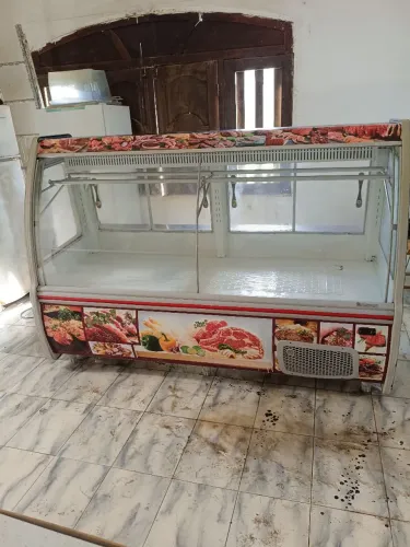 Vende-se expositor de carne grande motor 220vts zap *