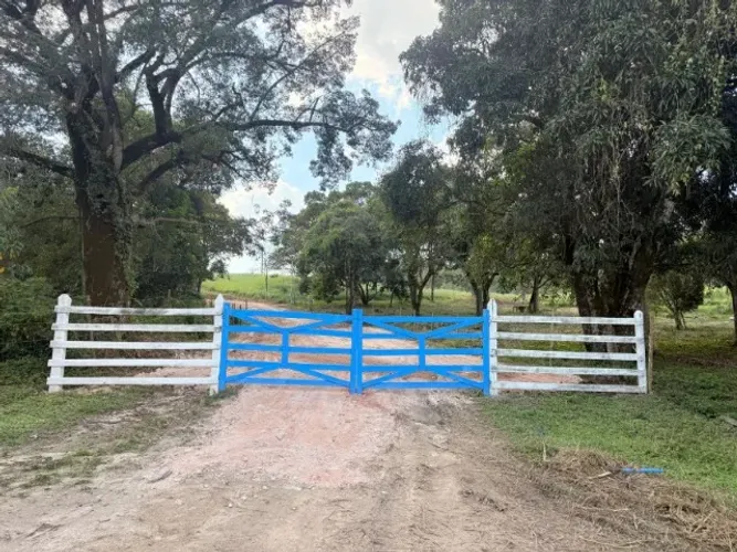 Fazendinhas Santa Fé / Florestal divisa com Pará de Minas