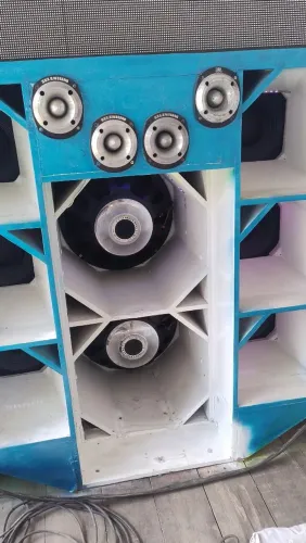 Vende-se este som todo equipado